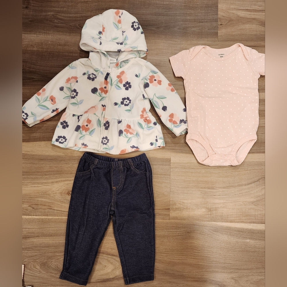 *Carters 3 piece outfit*